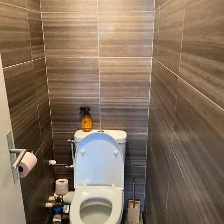 Beau Dans De Standing Avec 2 Piscines Proche Des Commerces, Transport Et