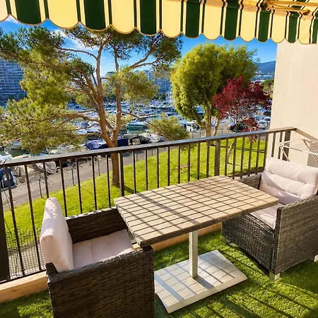Apartment Tres Beau Dans Calme Avec 2 Piscines,parking Prive Et Proche Des Commerces Et