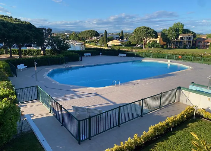 Apartman Tres Beau Dans Calme Avec 2 Piscines,parking Prive Et Proche Des Commerces Et Mandelieu