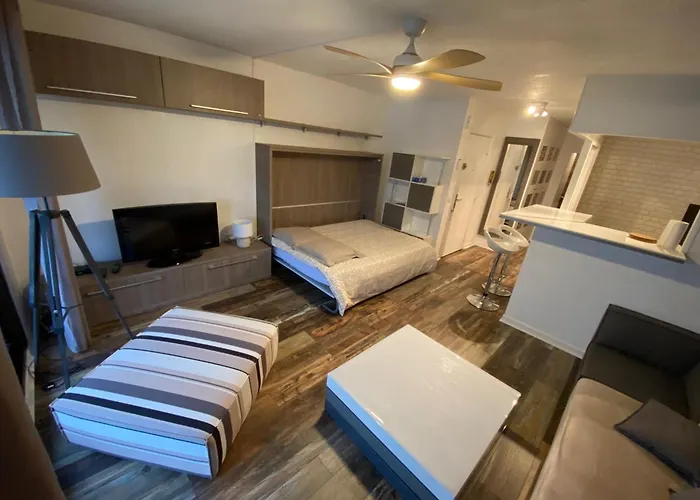 Apartman Tres Beau Dans Calme Avec 2 Piscines,parking Prive Et Proche Des Commerces Et